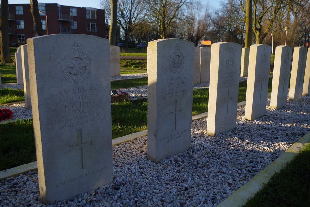 Oorlogsgraven van het Gemenebest Protestantse Kerkhof Makkum #4