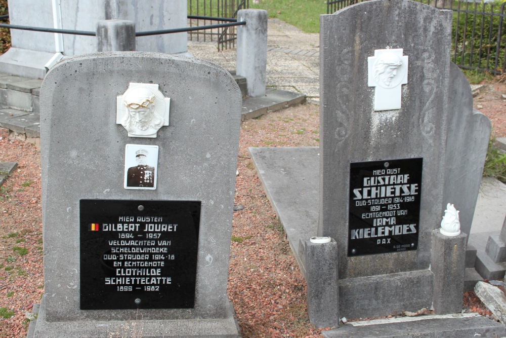 Belgian Graves Veterans Scheldewindeke Churchyard #3
