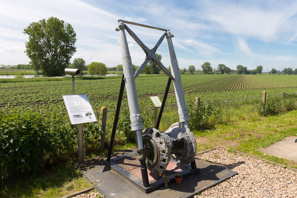 Monument Landing Gear Stirling Batenburg #3