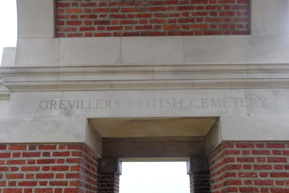 Commonwealth War Cemetery Grévillers #4