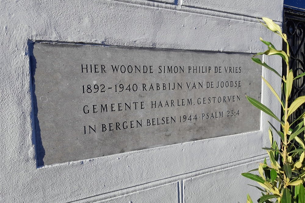 Gevelsteen Rabbijn Simon Philip de Vries