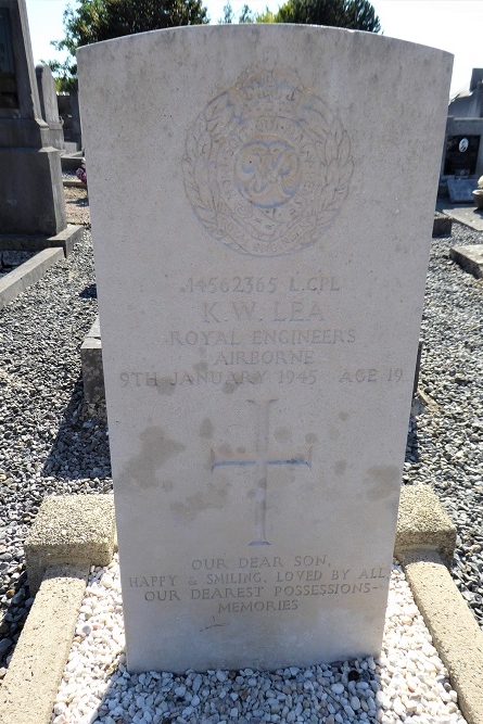 Commonwealth War Grave Marloie #3