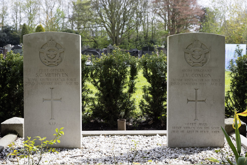 Commonwealth War Graves Roman Catholic Cemetery Bakhuizen #2