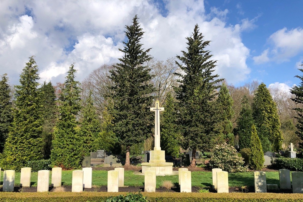 Oorlogsgraven van het Gemenebest Oosterbegraafplaats Enschede #4