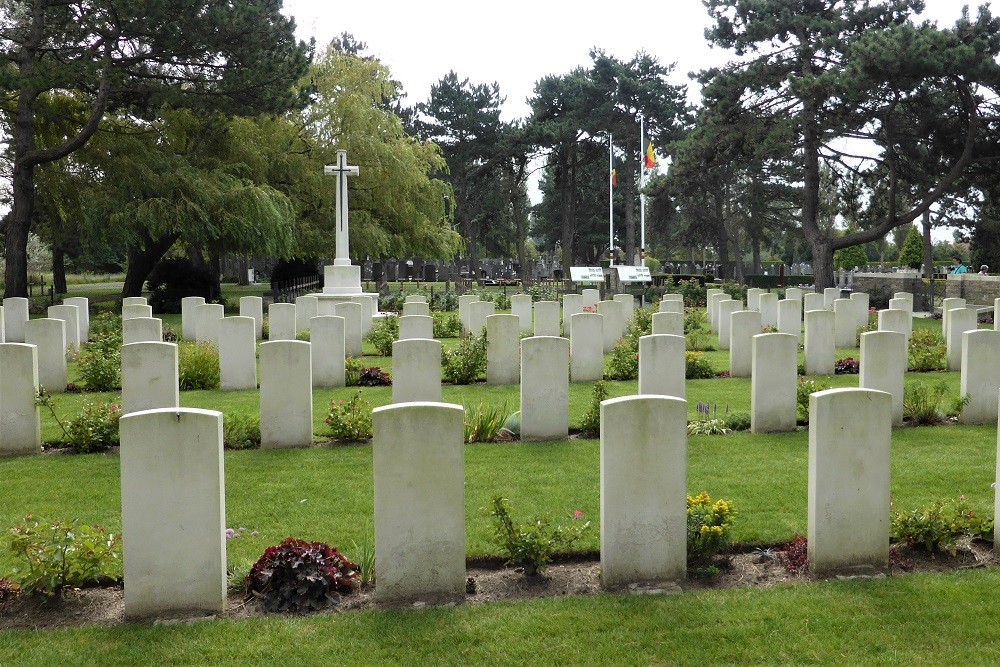 Oorlogsgraven van het Gemenebest Oostduinkerke #1