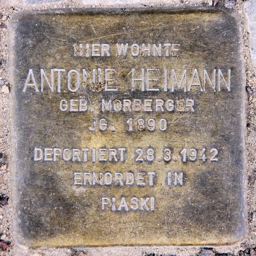 Stolpersteine Niebuhrstrae 77