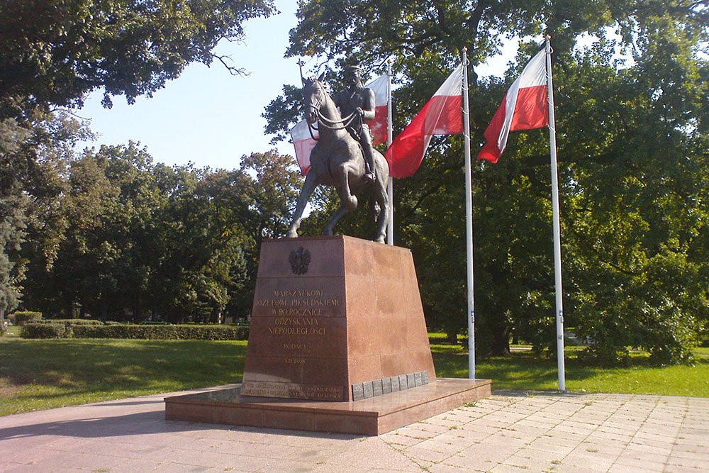 Monument Jozef Pilsudski Gorzw Wielkopolski #1