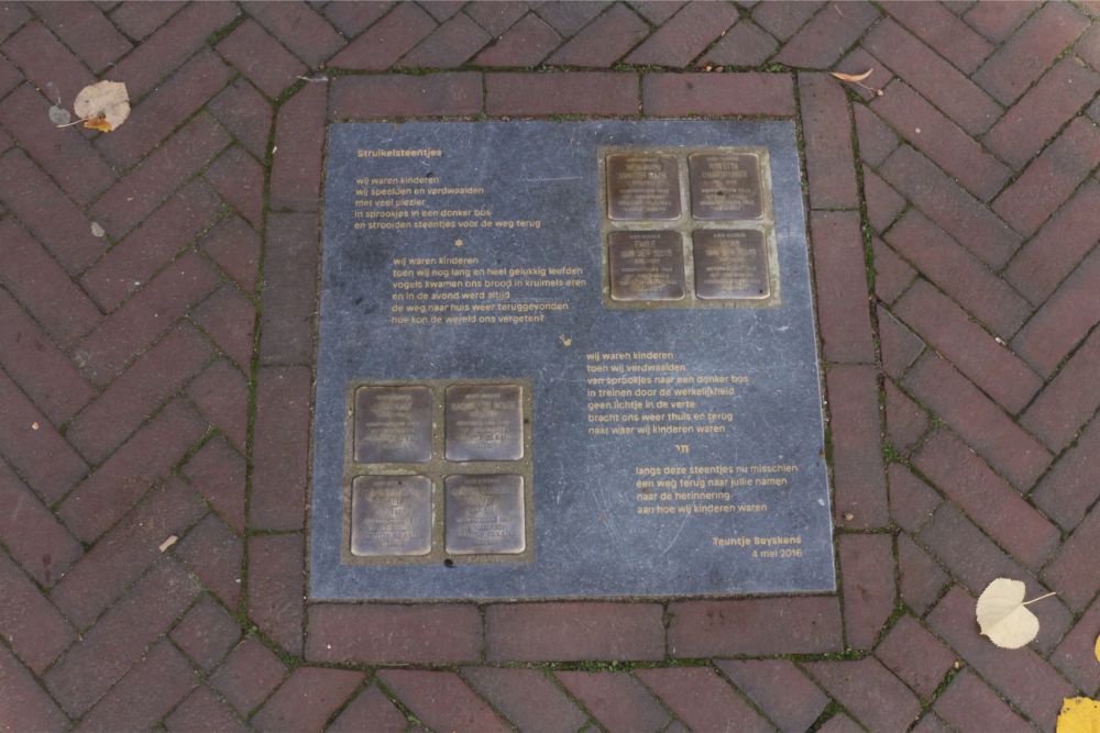Stumbling Stones Minderbroedersstraat 32 #1