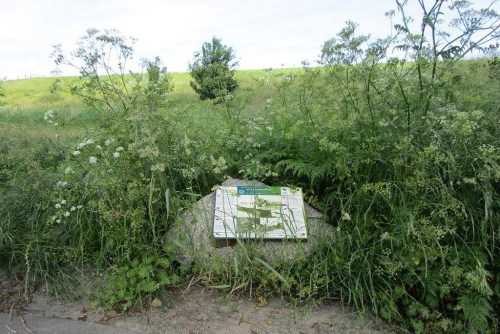 Liberation Route Marker 625: Grof geschut en zwaar verweer