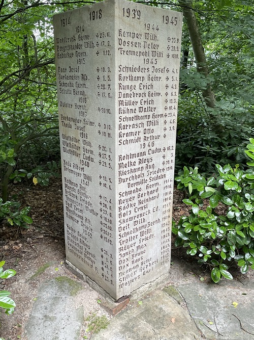 Oorlogsmonument Dickenberg #4