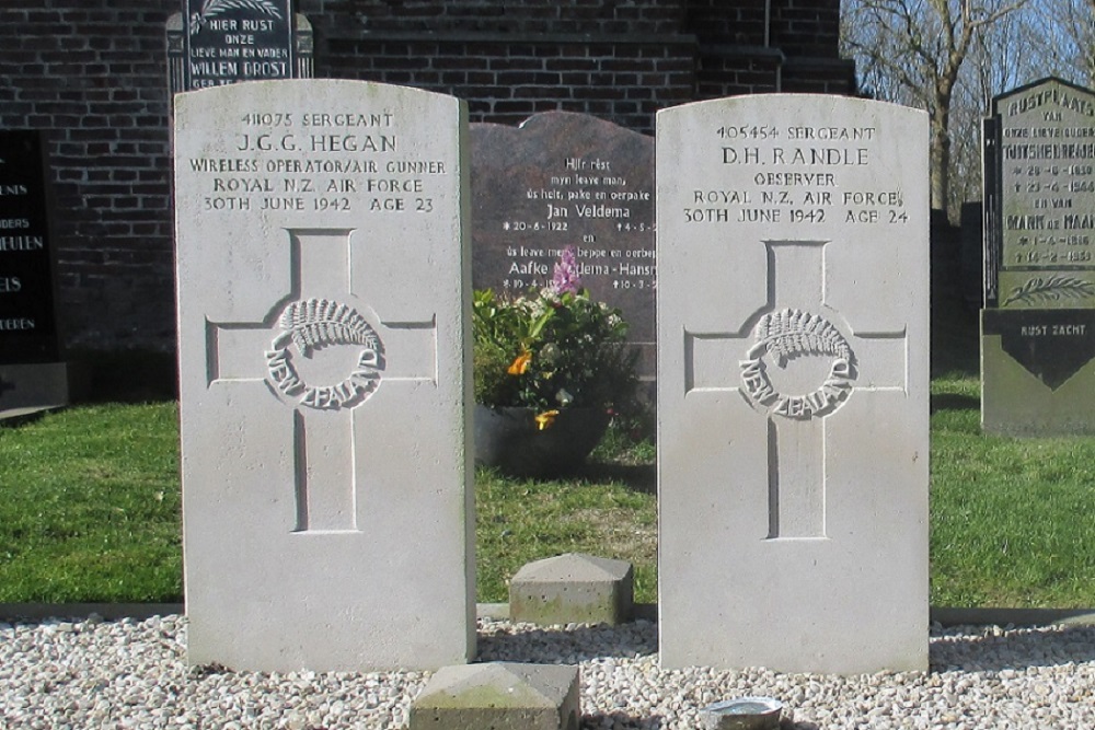 Oorlogsgraven van het Gemenebest Bijzondere Begraafplaats Holwerd #3