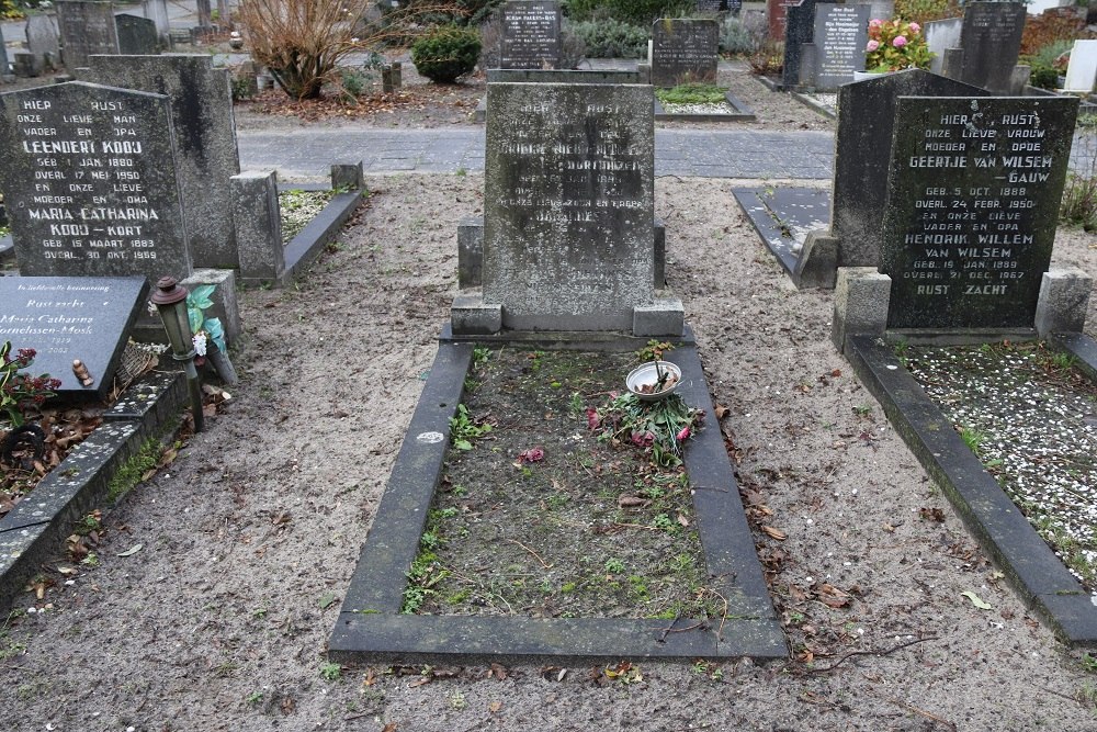 Dutch War Graves Municipal Cemetery Anna Paulowna #4