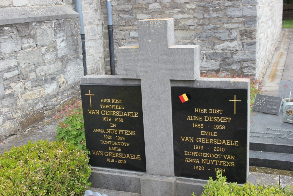 Belgian Graves Veterans Waarmaarde #2