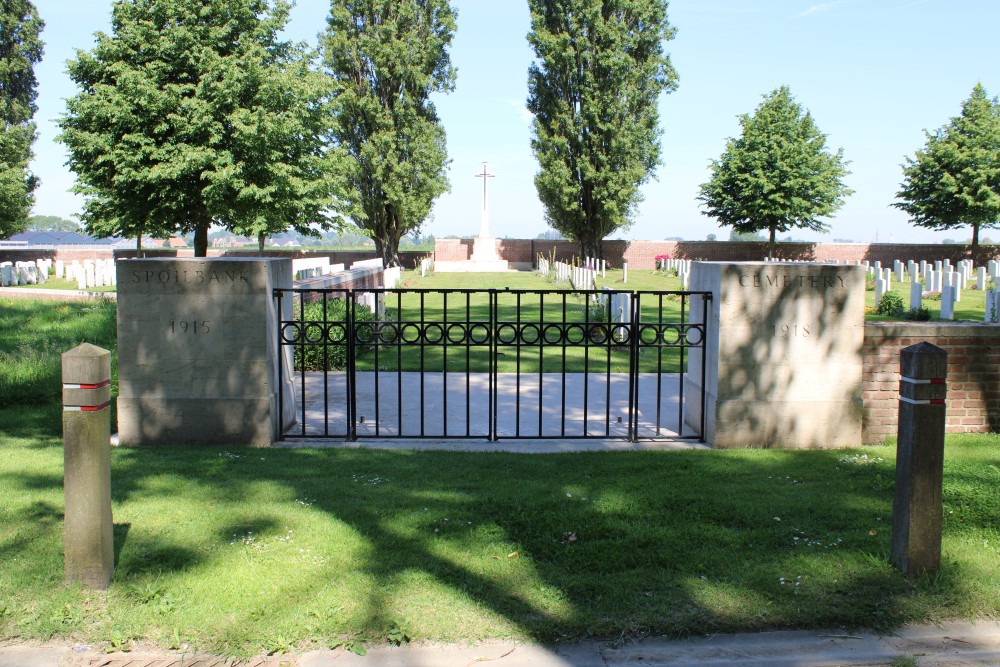 Commonwealth War Cemetery Spoilbank