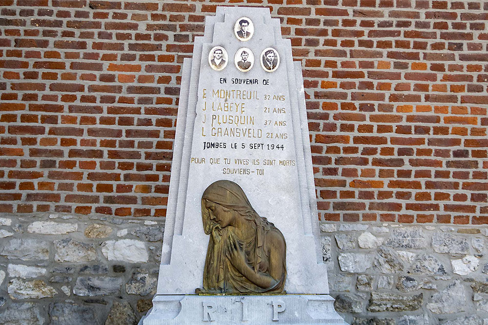 Monument Slachtoffers 1944 Berneau #2