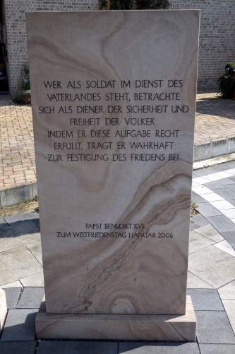 Oorlogsmonument Menzelerheide #4