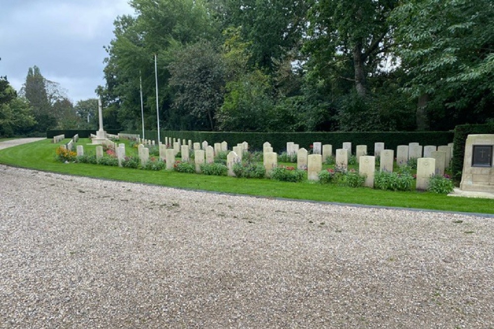 Commonwealth War Graves New Eastern Cemetery Amsterdam #1