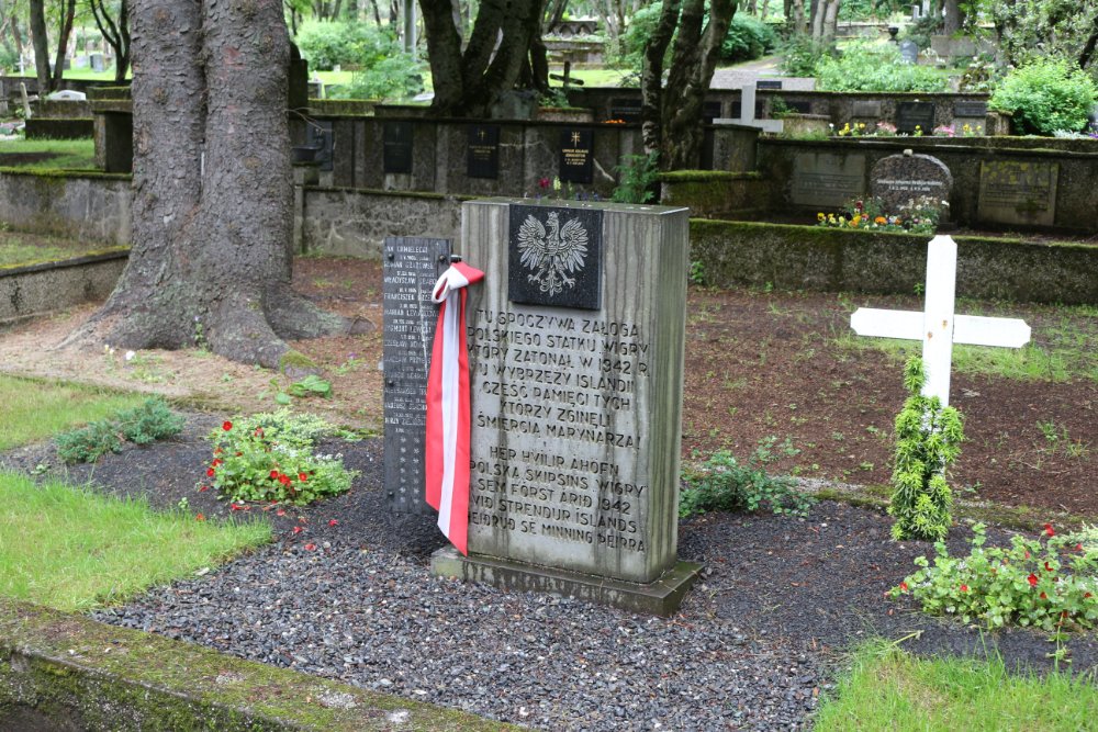 Mass Grave Polish Sailors Reykjavik #5