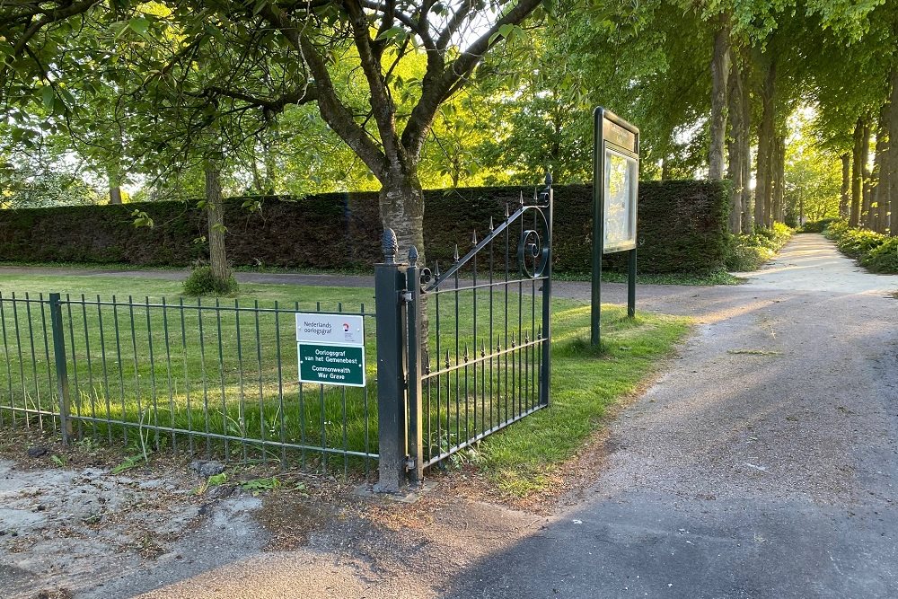 Memorial Cemetery East Andijk #5