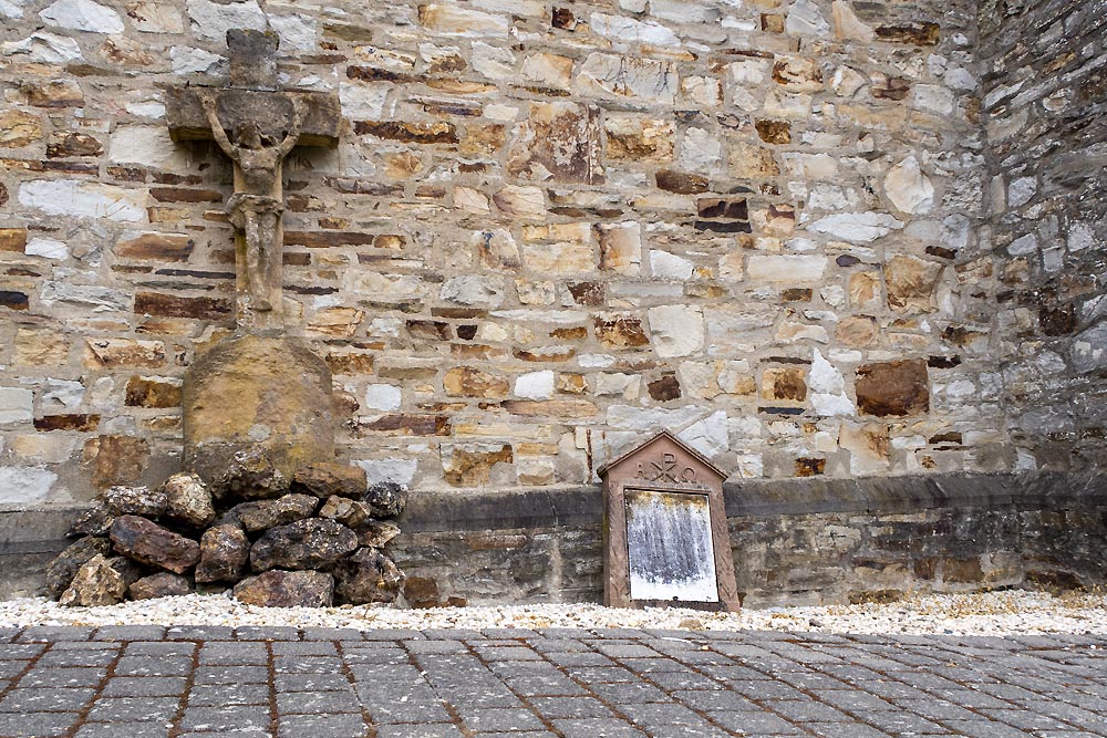 Gedenkteken Kerk Lind #1