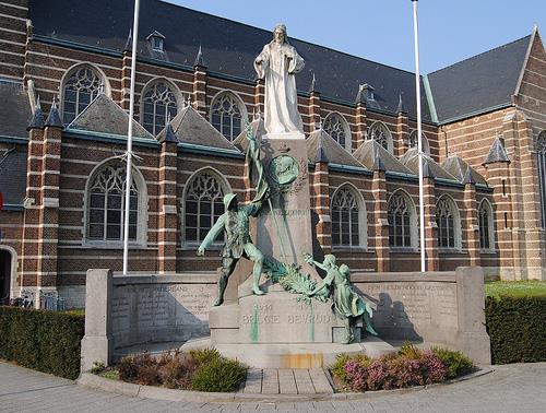 Oorlogsmonument Boechout #1