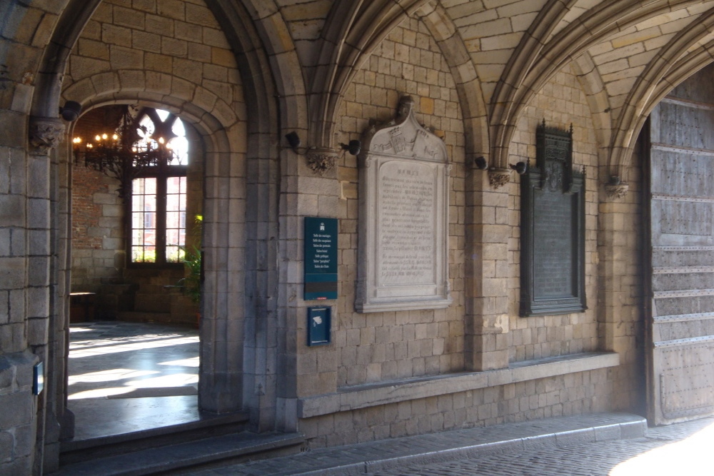 Memorials City Hall Mons #3