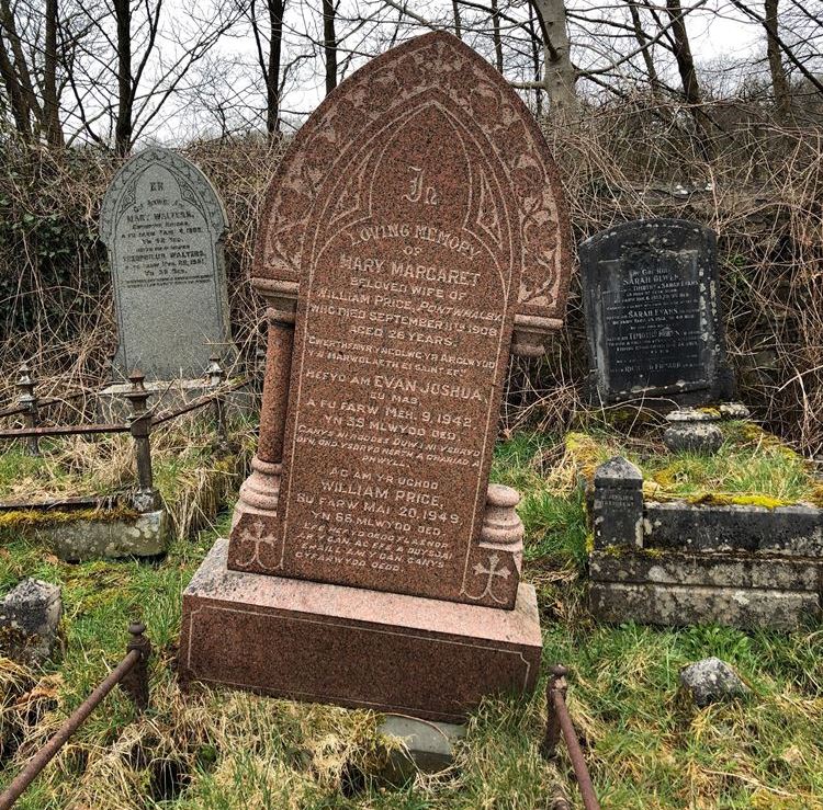 Commonwealth War Grave Ebenezer Calvinistic Methodist Chapelyard