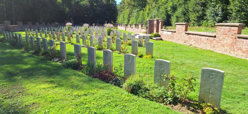Commonwealth War Cemetery Charmes #3