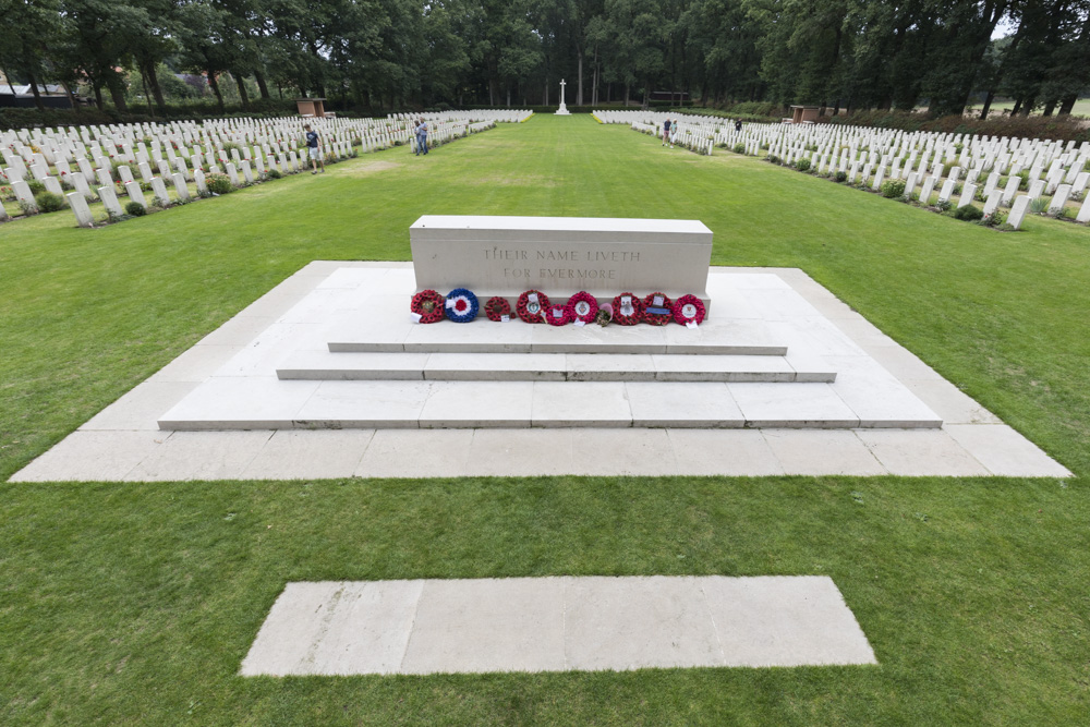 Nederlandse Oorlogsgraven Oorlogsbegraafplaats van het Gemenebest Arnhem Oosterbeek