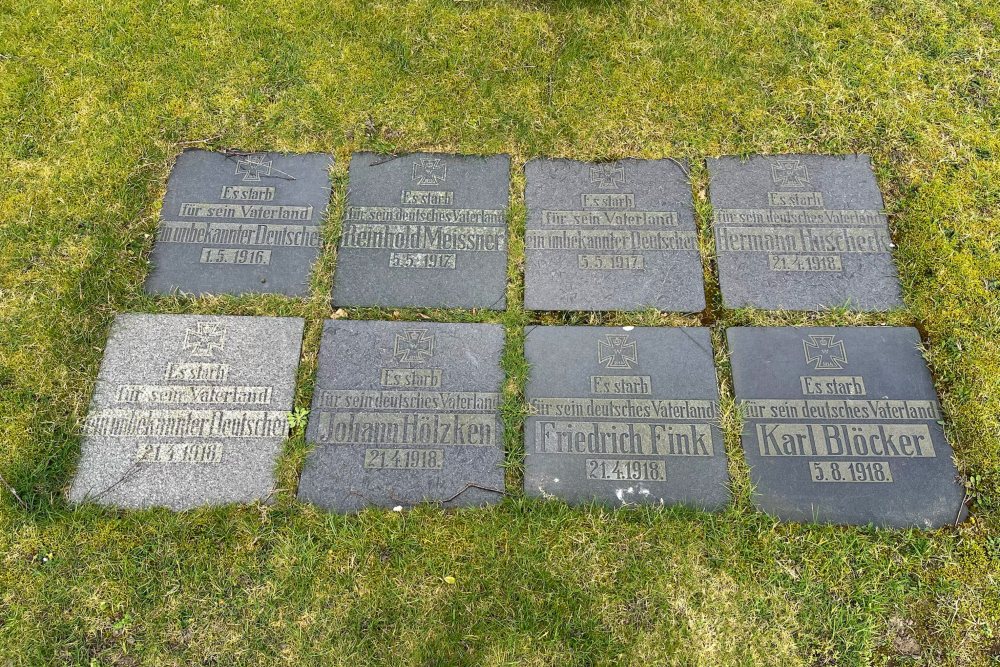 Duitse Oorlogsgraven Kerkhof Oksby #1