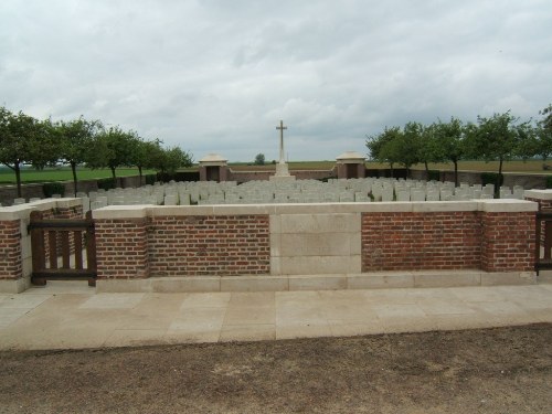 Commonwealth War Cemetery Fouquescourt