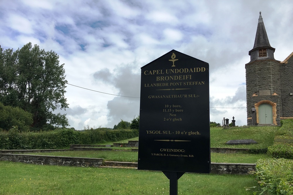 Commonwealth War Grave Brondeifi Unitarian Chapelyard #1