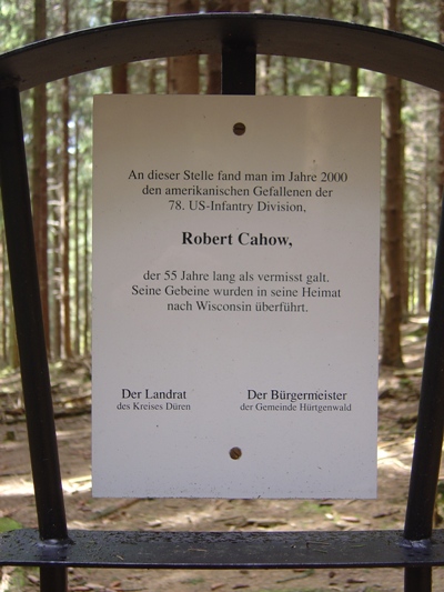 Monument Robert Cahow #4