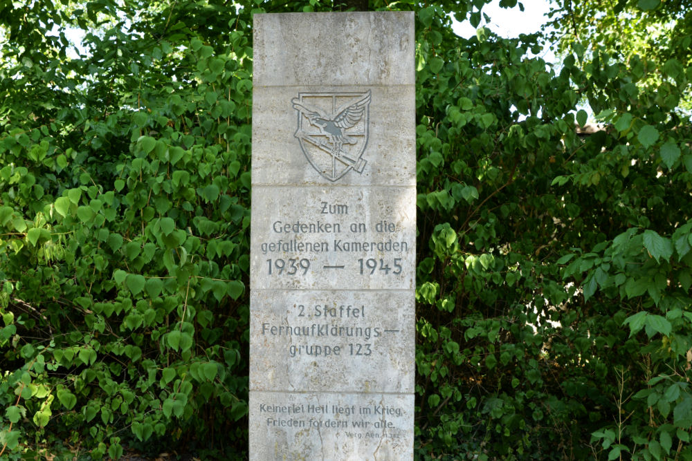Monument 2. Staffel Fernauflärungsgruppe 123 #2