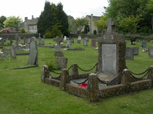 Oorlogsmonument Quenington #1