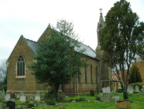 Commonwealth War Graves Holy Trinity Churchyard