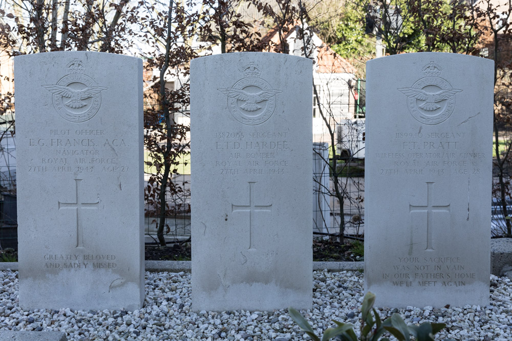 Oorlogsgraven van het Gemenebest Protestantse Kerkhof Poederoijen #4