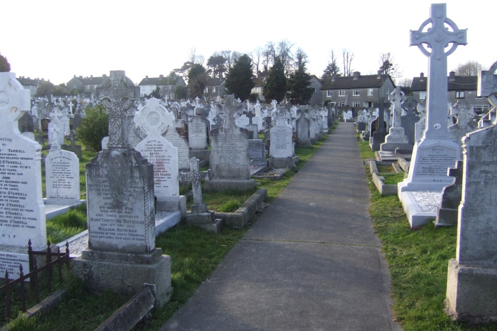 Oorlogsgraven van het Gemenebest St. Peter's Catholic Cemetery