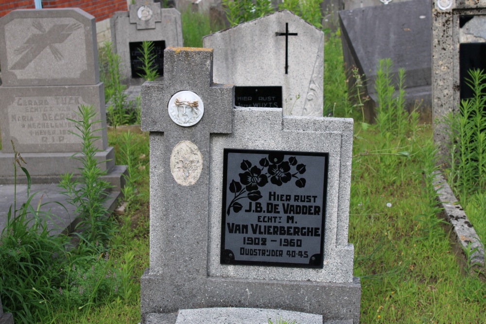 Belgian Graves Veterans Hever Churchyard #4