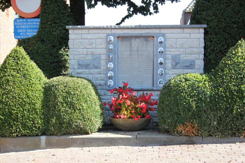 Oorlogsmonument Michelbeke #2