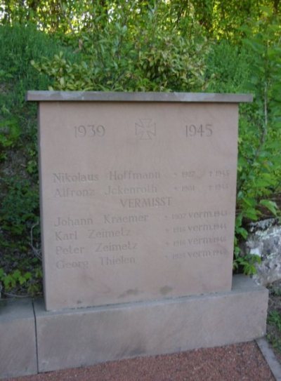 War Memorial Sefferweich #5