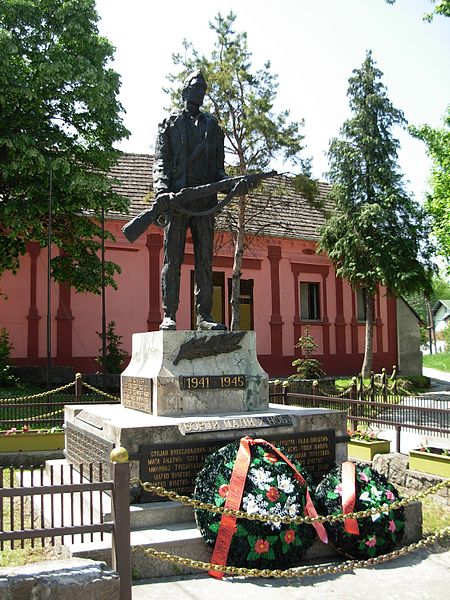 Monument Omgekomen Partizanen Beočin #1