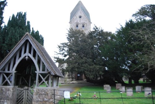 Oorlogsgraf van het Gemenebest St. Peter and St. Paul Churchyard #1