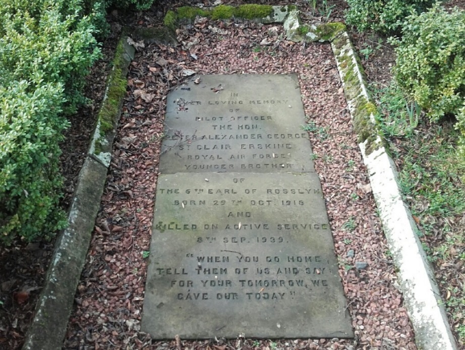 Commonwealth War Grave St. Matthew Chapelyard #1