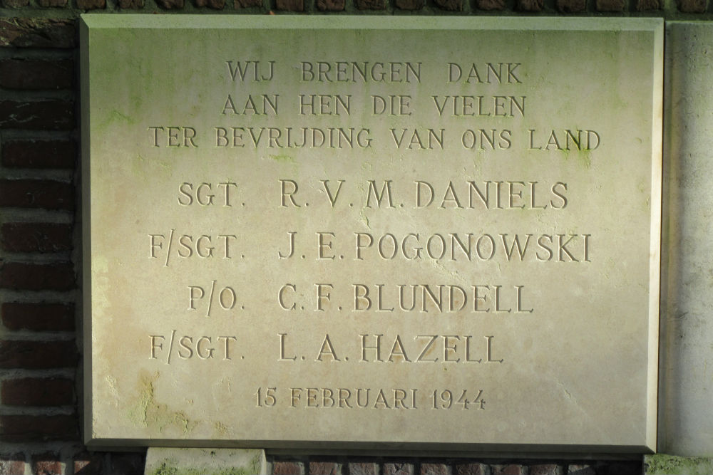 Monument RAF Algemene Begraafplaats Diepenveen #3