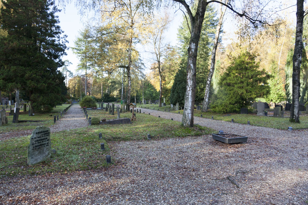 Nederlandse Oorlogsgraven Gemeentelijke Begraafplaats Maarn