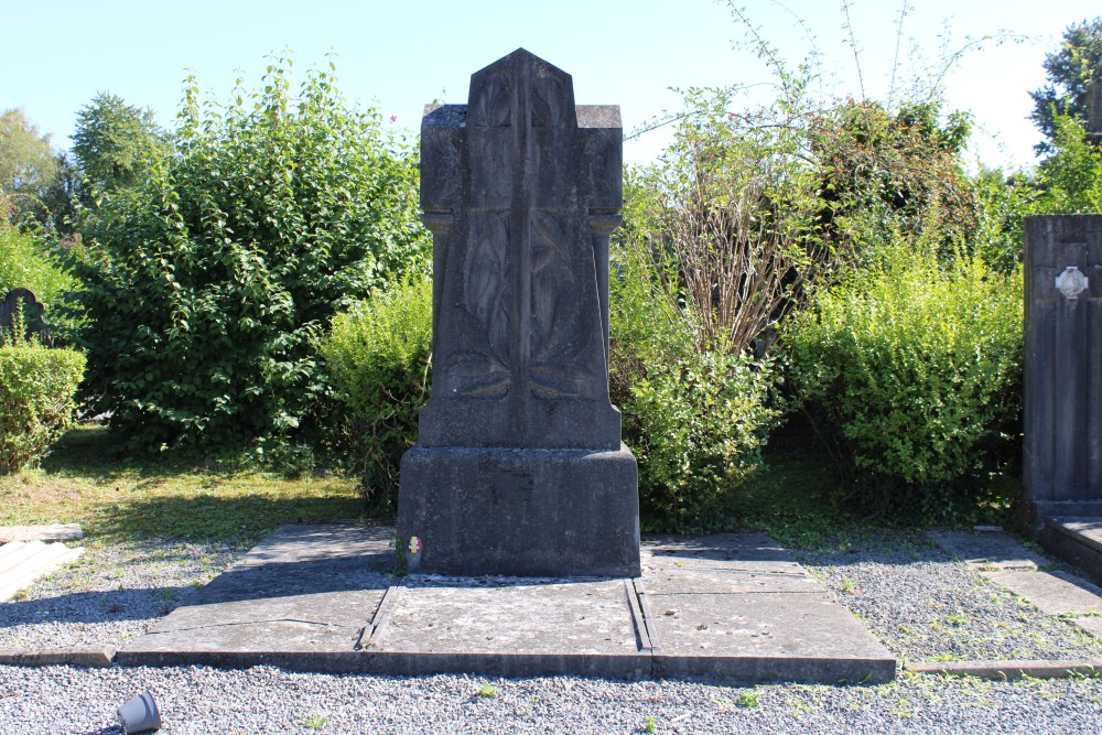 Belgian War Graves Vaulx #1