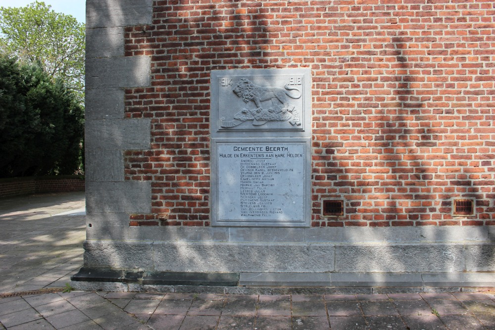 War Memorial Beert #1