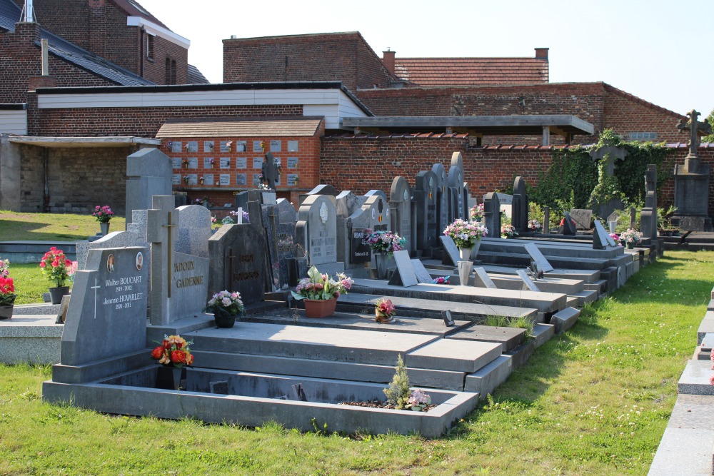 Belgian Graves Veterans Mourcourt #1