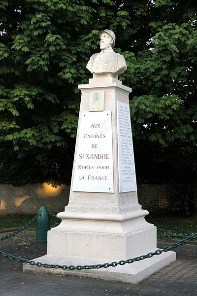 War Memorial Saint-Xandre #1